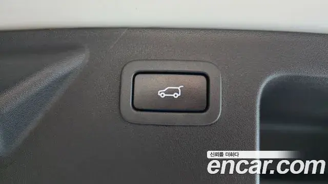 Land Rover Discovery Sport 2018 — ფოტო 27/30