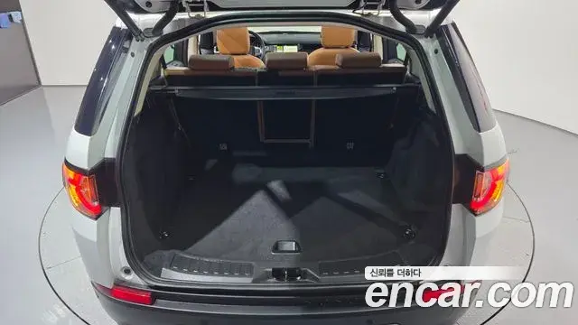 Land Rover Discovery Sport 2018 — ფოტო 3/30