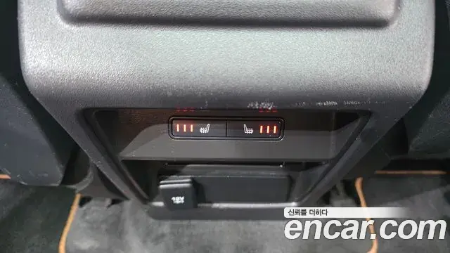Land Rover Discovery Sport 2018 — ფოტო 13/30