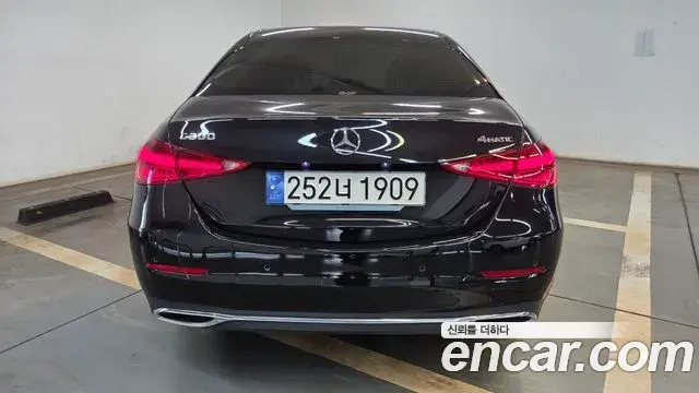 Mercedes-Benz C-Class 2023 — Фото 3/20