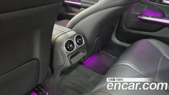 Mercedes-Benz C-Class 2023 — Фото 18/20