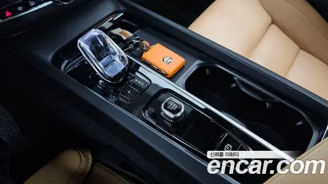 Volvo XC60 2023 — Şəkil 5/20