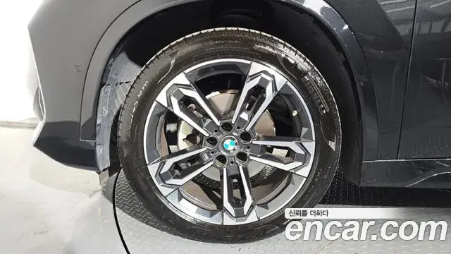 BMW X1 2023 — ფოტო 1/33
