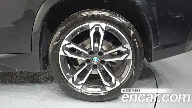 BMW X1 2023 — ფოტო 33/33