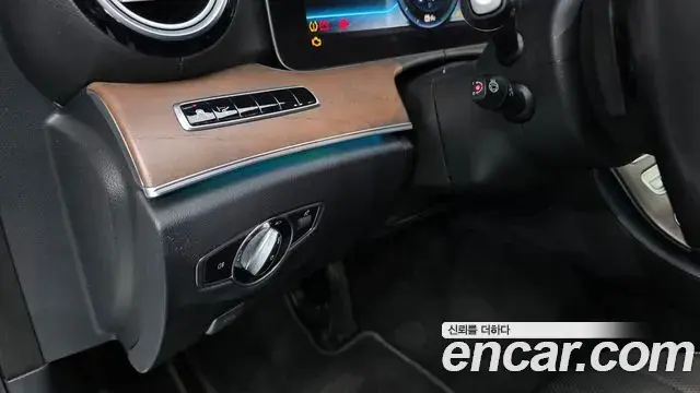 Mercedes-Benz E-Class 2019 — Фото 19/20