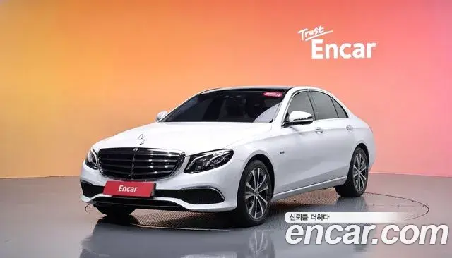 Mercedes-Benz E-Class 2019 — Фото 1/20