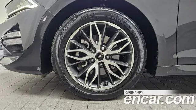 Kia K5 2023 — ფოტო 14/30
