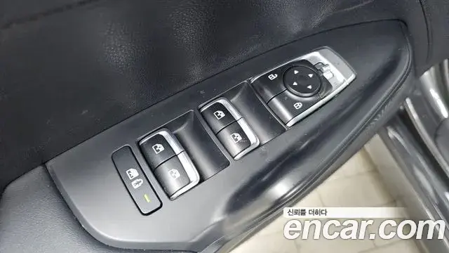 Kia K5 2023 — ფოტო 25/30