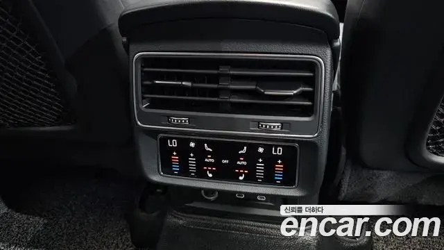 Audi Q7 2022 — Фото 19/20