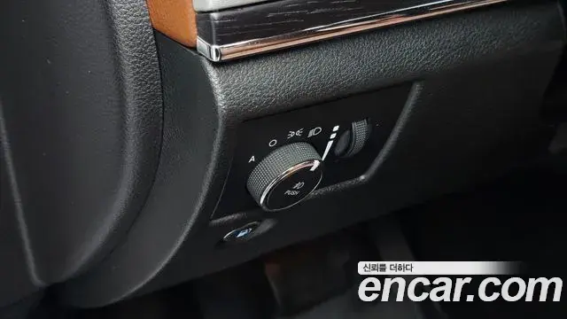 Jeep Grand Cherokee 2020 — Şəkil 14/35