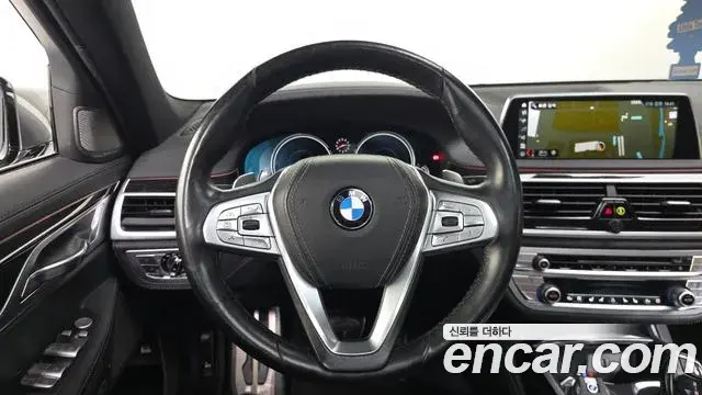 BMW 7 Series 2018 — Фото 13/20