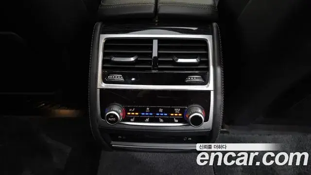 BMW 7 Series 2018 — Фото 18/20