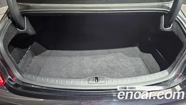Genesis G80 2021 — Şəkil 26/31