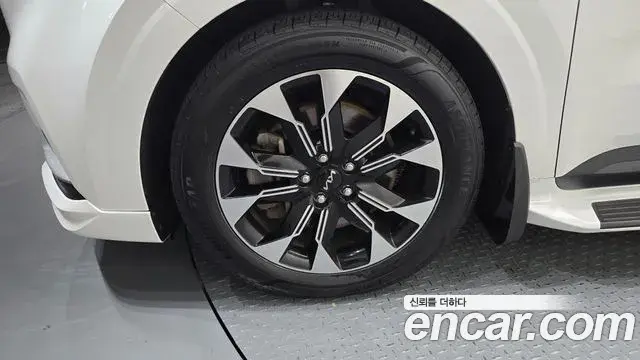 Kia Carnival 2023 — Фото 5/20