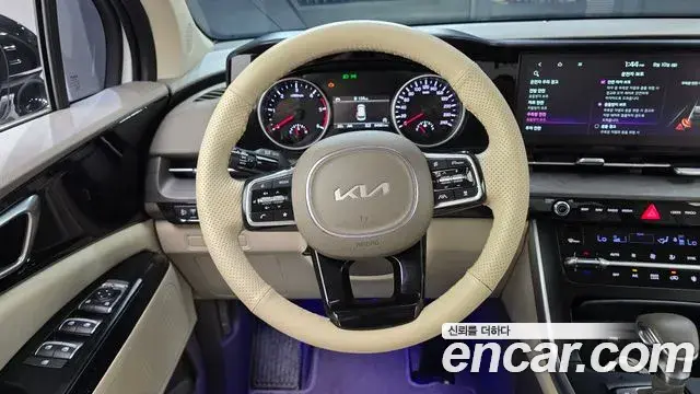 Kia Carnival 2023 — Фото 13/20