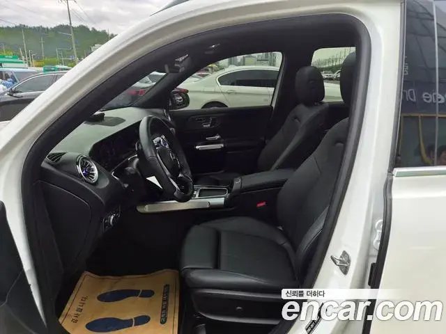 Mercedes-Benz GLB-Class 2024 — Şəkil 18/19