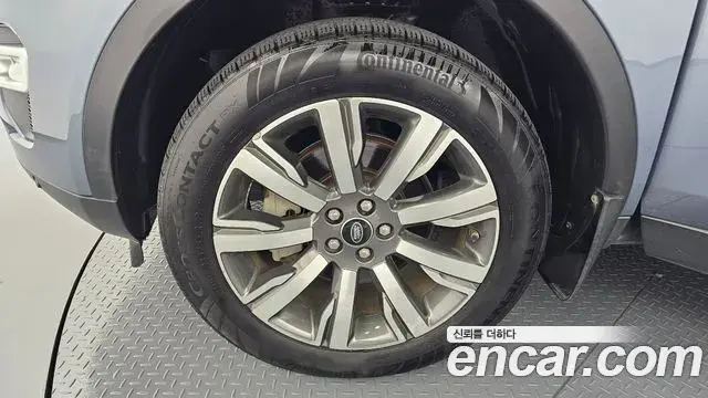 Land Rover Discovery Sport 2018 — Photo 31/32