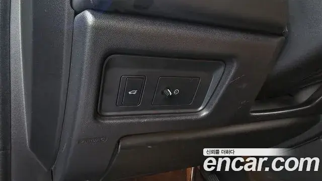 Land Rover Discovery Sport 2018 — Photo 3/32