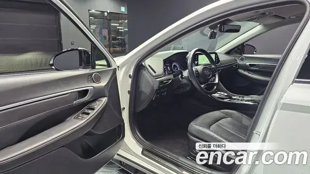 Hyundai Sonata 2021 — Фото 10/20
