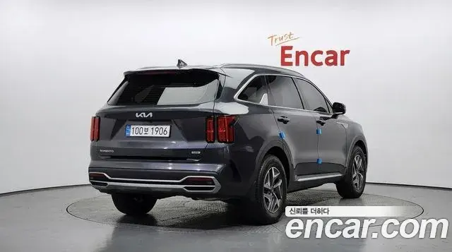 Kia Sorento 2023 — ფოტო 16/20