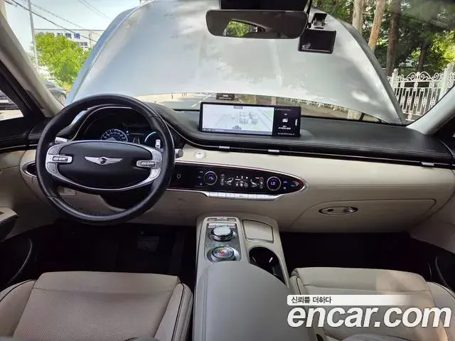Genesis GV70 2021 — ფოტო 15/20