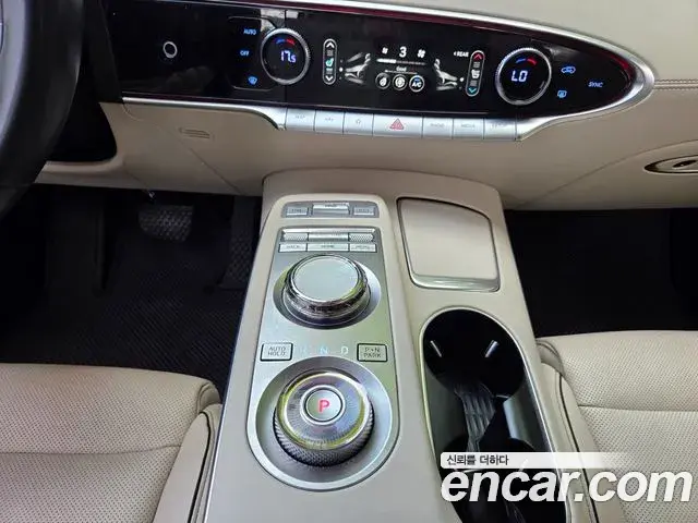 Genesis GV70 2021 — ფოტო 10/20