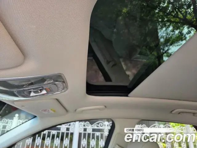Genesis GV70 2021 — ფოტო 17/20