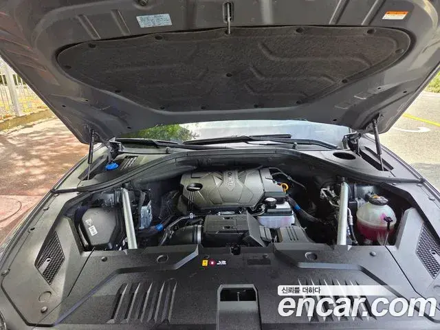 Genesis GV70 2021 — ფოტო 12/20