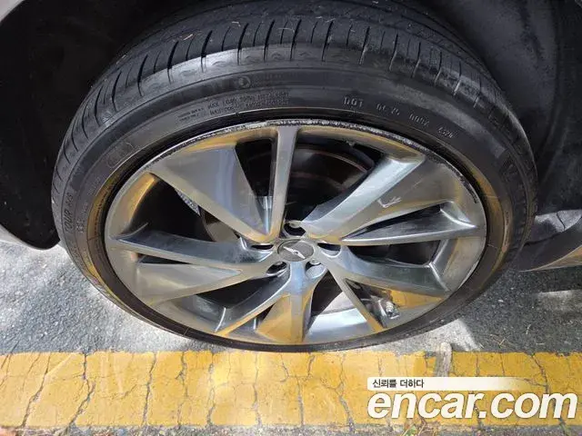Genesis GV70 2021 — ფოტო 7/20