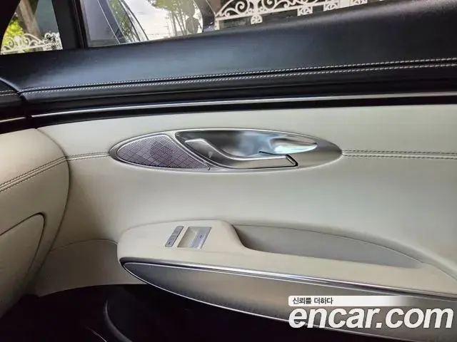 Genesis GV70 2021 — ფოტო 16/20