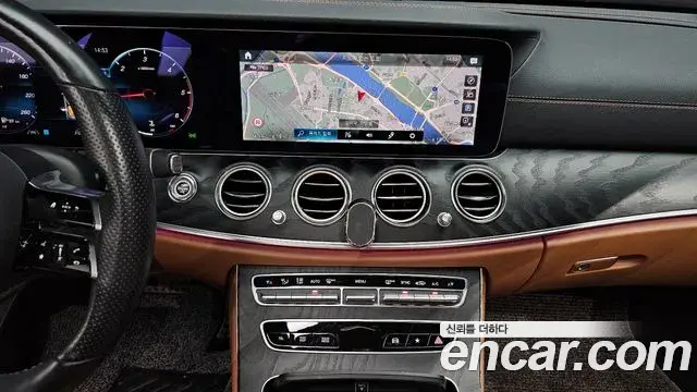 Mercedes-Benz E-Class 2021 — Фото 14/20
