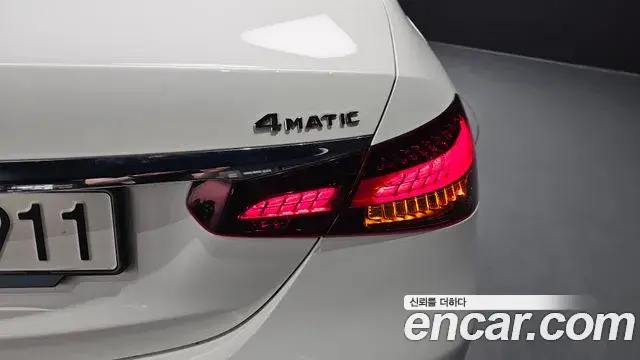 Mercedes-Benz E-Class 2021 — ფოტო 13/36