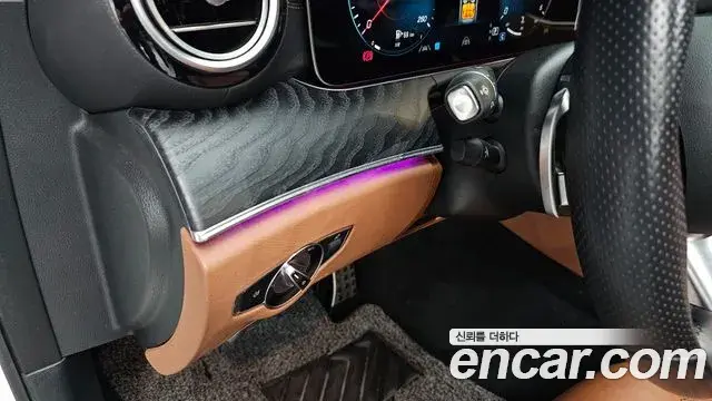 Mercedes-Benz E-Class 2021 — ფოტო 22/36