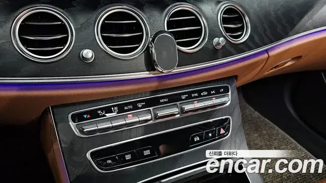 Mercedes-Benz E-Class 2021 — ფოტო 4/36