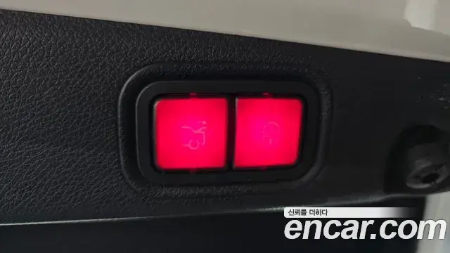 Mercedes-Benz E-Class 2021 — ფოტო 19/36