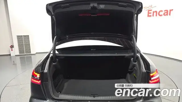 Audi A6 2022 — Şəkil 24/34