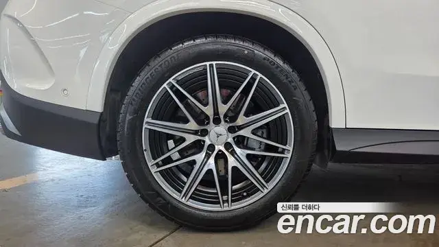 Mercedes-Benz GLC-Class 2025 — Photo 6/20