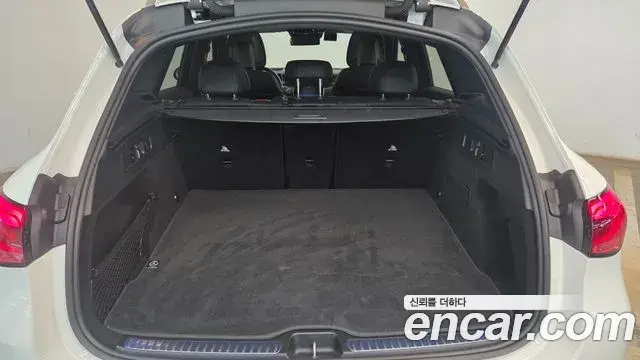 Mercedes-Benz GLC-Class 2025 — Photo 2/20