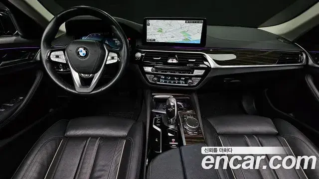 BMW 5 Series 2021 — Şəkil 24/30