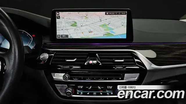 BMW 5 Series 2021 — Şəkil 11/30