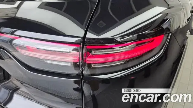 Porsche Cayenne 2021 — Şəkil 28/33