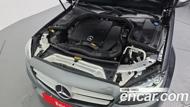 Mercedes-Benz C-Class 2019 — Фото 6/20