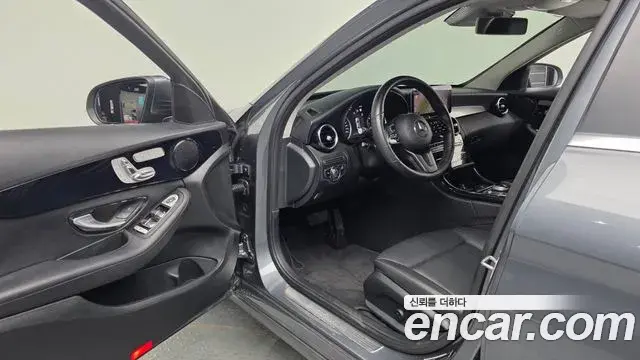 Mercedes-Benz C-Class 2019 — Фото 10/20