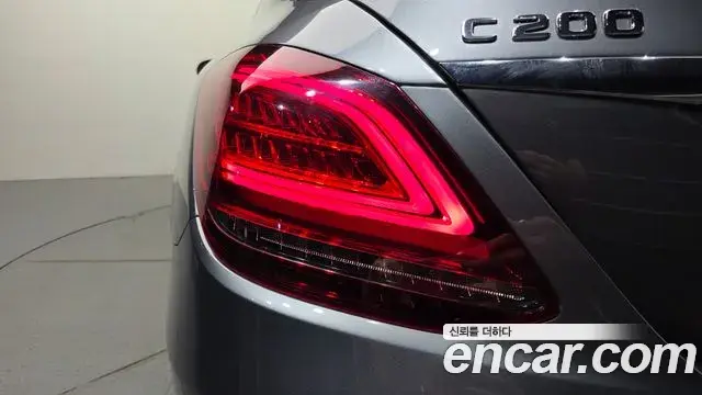 Mercedes-Benz C-Class 2019 — Photo 27/30