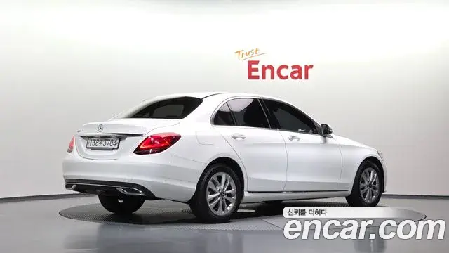 Mercedes-Benz C-Class 2020 — ფოტო 12/30