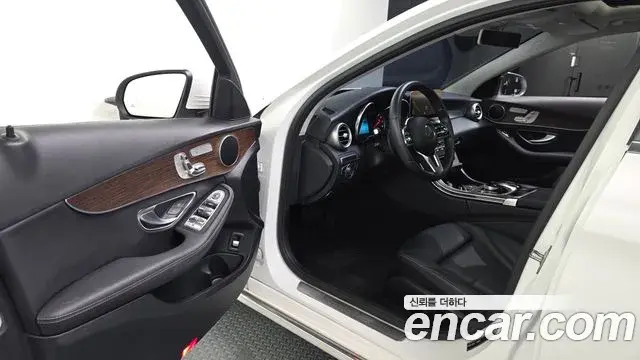 Mercedes-Benz C-Class 2020 — ფოტო 2/30