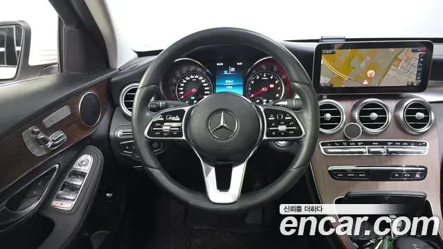 Mercedes-Benz C-Class 2020 — ფოტო 23/30