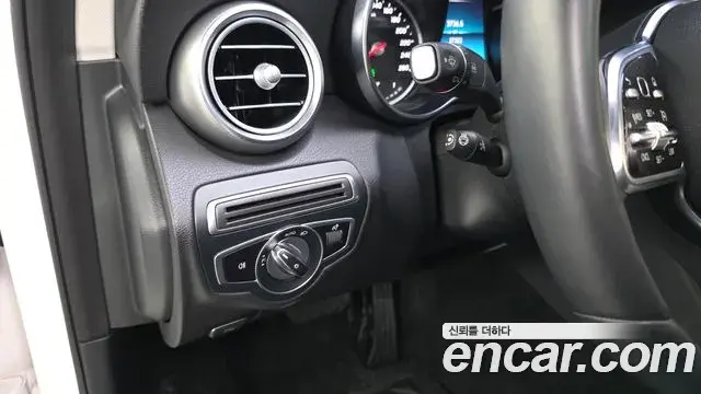 Mercedes-Benz C-Class 2020 — ფოტო 15/30