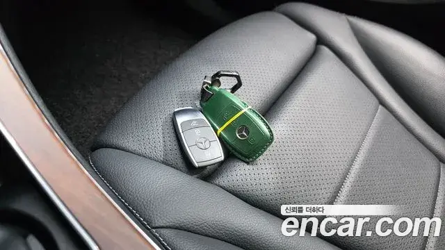 Mercedes-Benz C-Class 2020 — ფოტო 21/30