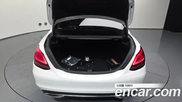 Mercedes-Benz C-Class 2020 — ფოტო 5/30